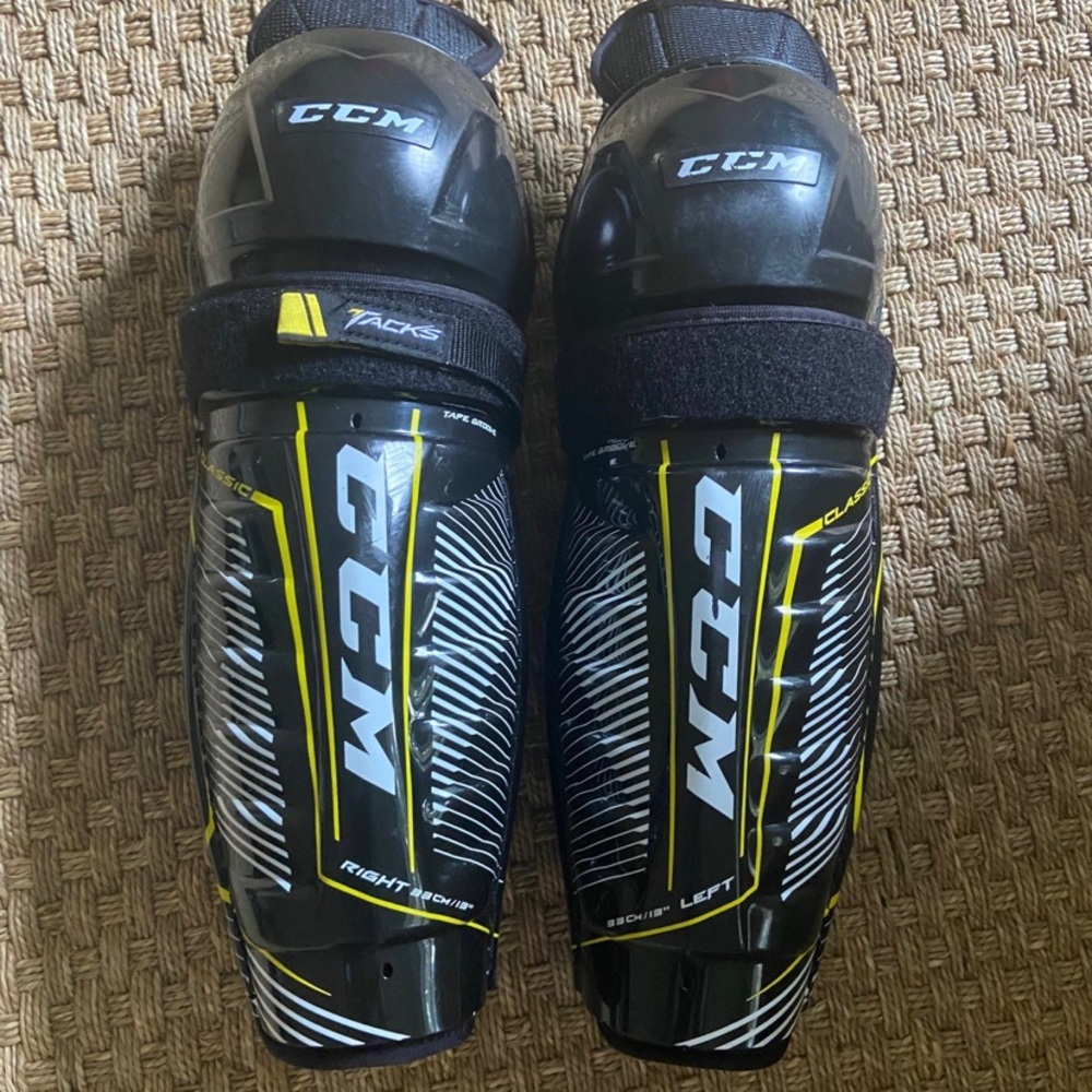 CCM Tacks 9080 Shin Pads